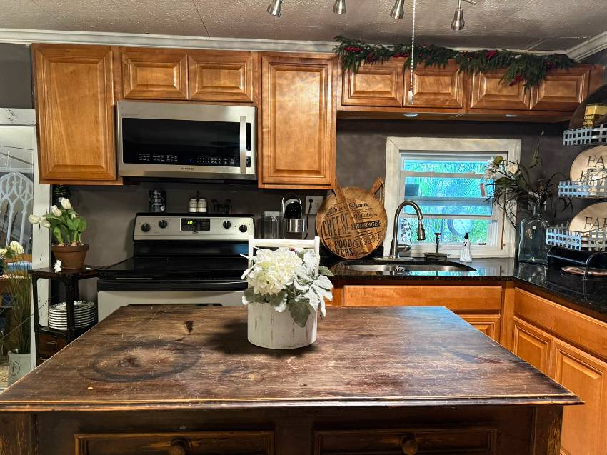 374 Teakwood Dr a Ellenton, FL Mobile or Manufactured Home for Sale